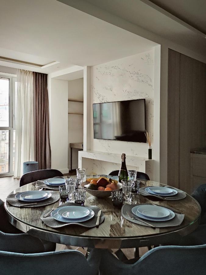 Modern Classic 2 Bedroom Apartment Near Most City Dnipro Exterior foto
