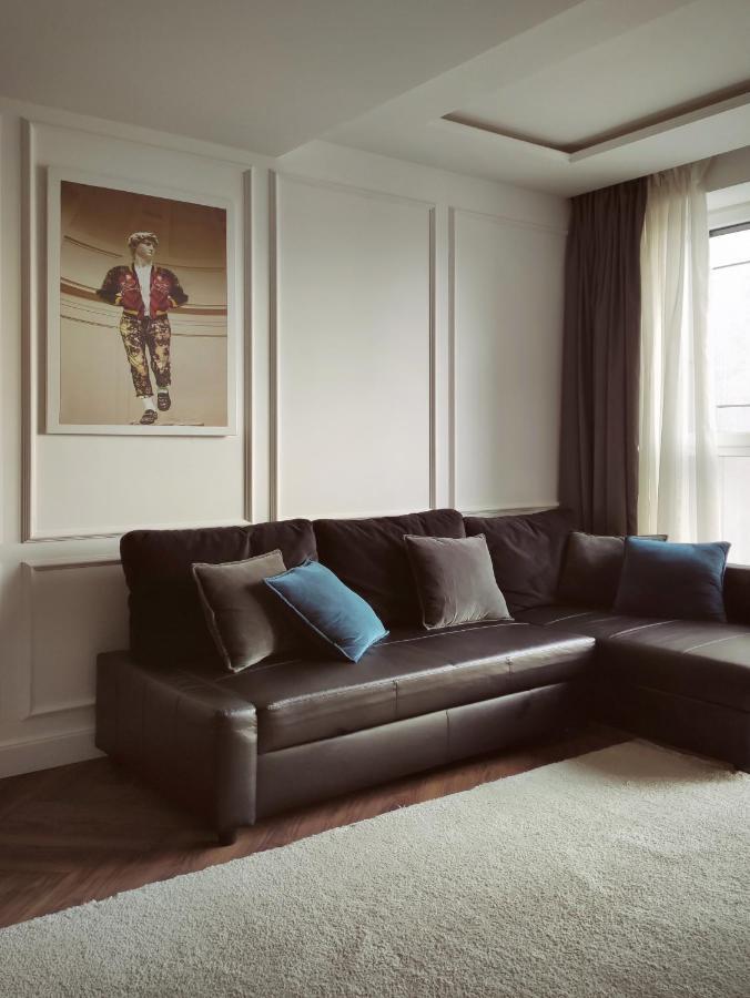 Modern Classic 2 Bedroom Apartment Near Most City Dnipro Exterior foto
